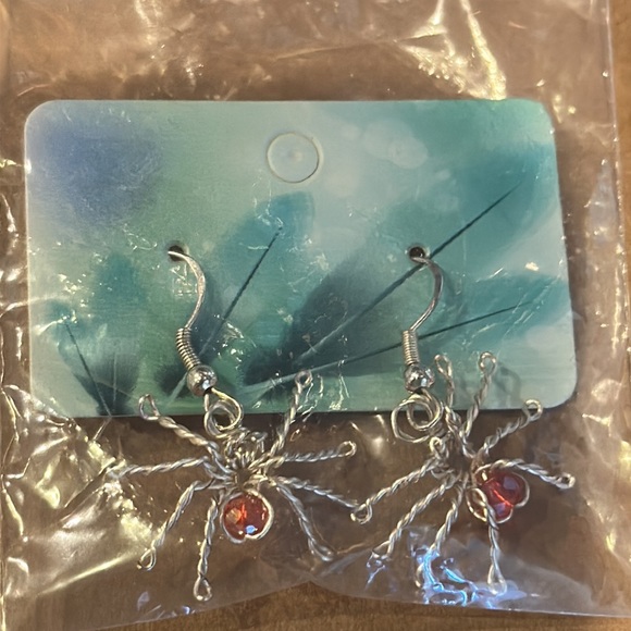 Silver Wire Handmade Spider Earrings Red Bead - Picture 7 of 7